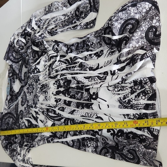 United World Ware Blouse Womens Size M Petite Black 2hite Paisley pleaded Top - Picture 9 of 13